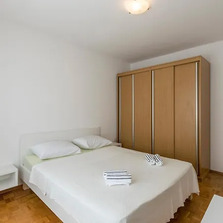 아파트 Pujanke - Large 3 Bedroom