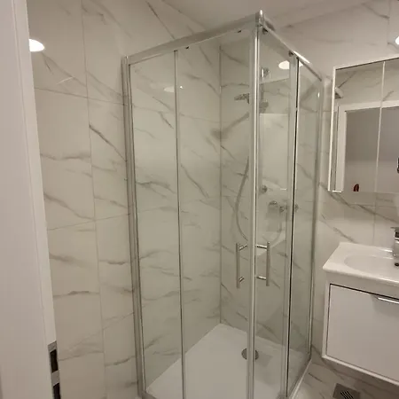 Pujanke - Large 3 Bedroom 아파트 스플리트