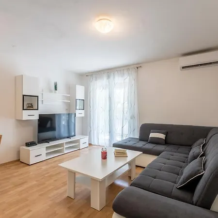 Apartament Pujanke - Large 3 Bedroom