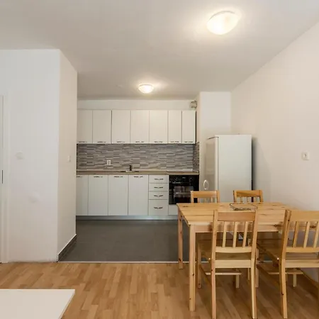 Pujanke - Large 3 Bedroom *