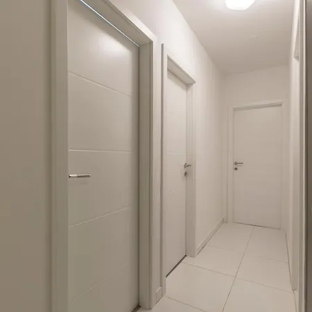 Pujanke - Large 3 Bedroom Appartamento Spalato