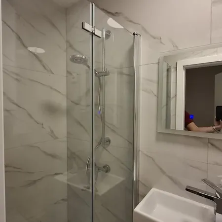 Pujanke - Large 3 Bedroom Appartamento *