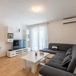 Apartamento Pujanke - Large 3 Bedroom